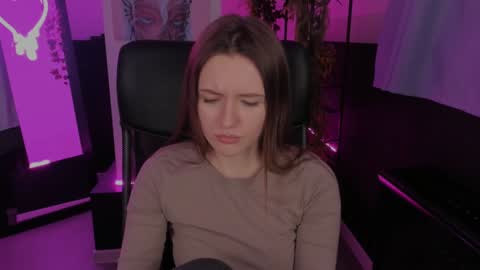 Snapshot of jennydens chatting on 12/10/24, 08:40 Jenny NO Nude online show from 12/10/24, 08:40