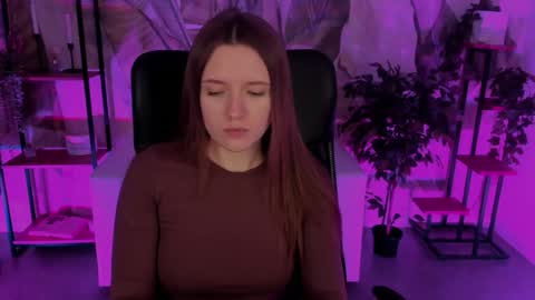 Snapshot of jennydens chatting on 12/18/24, 05:37 Jenny NO Nude online show from 12/18/24, 05:37