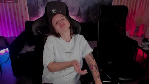 Snapshot of jennydens chatting on 01/11/25, 11:23 Jenny NO Nude online show from 01/11/25, 11:23