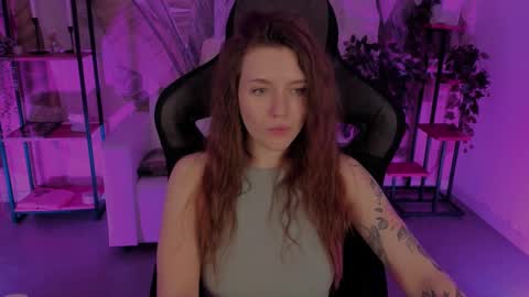 Snapshot of jennydens chatting on 03/06/25, 08:19 Jenny NO Nude online show from 03/06/25, 08:19