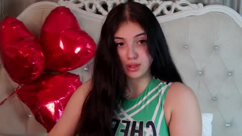 Snapshot of jennyferguson chatting on 02/07/25, 10:20 Jenny Ferguson online show from 02/07/25, 10:20