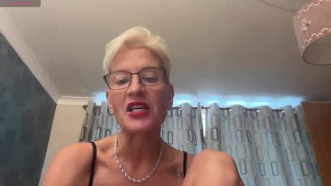JennyHazel online show from 10/16/25, 01:12