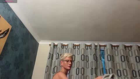 JennyHazel online show from 10/28/25, 04:53