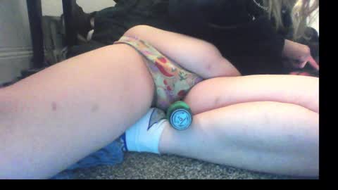 Snapshot of jennyisasquirter chatting on 10/25/25, 09:28 jennyisasquirter online show from 10/25/25, 09:28