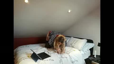 Jenny Jay online show from 02/16/26, 01:29