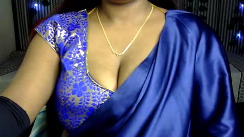 Snapshot of jennysinghaniya chatting on 12/19/24, 11:39 jenny online show from 12/19/24, 11:39