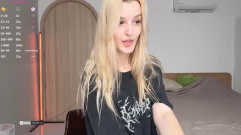 Snapshot of jennytime chatting on 01/18/25, 08:20 Jen online show from 01/18/25, 08:20