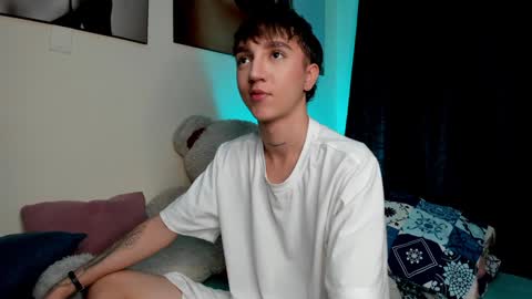 jero independent model online show from 12/24/24, 08:00