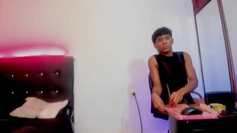 Snapshot of jero_tease_s7s chatting on 02/17/26, 07:09 Jeronimo online show from 02/17/26, 07:09