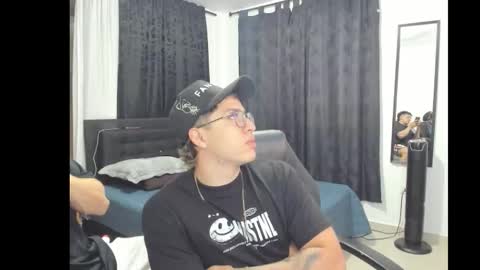 Snapshot of jeroo__ chatting on 12/23/25, 01:58 jeroo__ online show from 12/23/25, 01:58