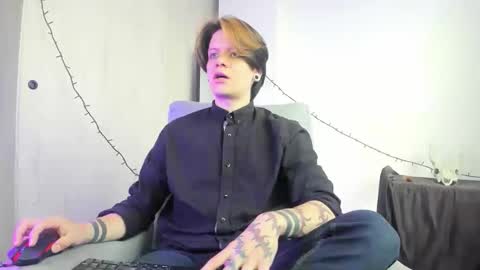 Angelo online show from 12/17/25, 03:51