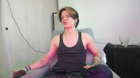 Angelo online show from 12/22/25, 07:55