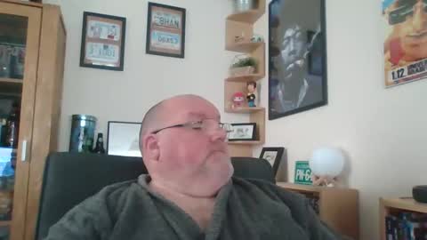 Snapshot of jerseyhammer01 chatting on 01/08/25, 09:32 Harry online show from 01/08/25, 09:32