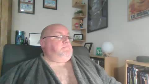 Snapshot of jerseyhammer01 chatting on 02/11/25, 08:37 Harry online show from 02/11/25, 08:37