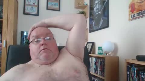 Snapshot of jerseyhammer01 chatting on 03/09/25, 02:43 Harry online show from 03/09/25, 02:43