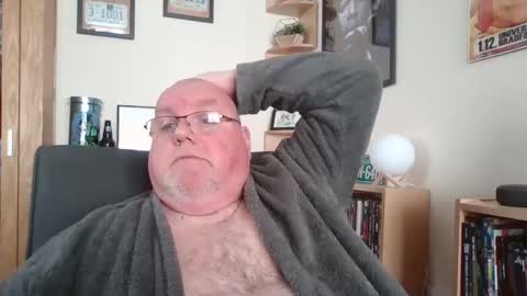 Snapshot of jerseyhammer01 chatting on 03/11/25, 08:20 Harry online show from 03/11/25, 08:20