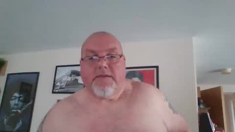 Snapshot of jerseyhammer01 chatting on 10/23/25, 08:02 Harry online show from 10/23/25, 08:02