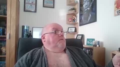 Snapshot of jerseyhammer01 chatting on 11/19/25, 10:26 Harry online show from 11/19/25, 10:26