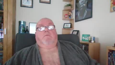 Snapshot of jerseyhammer01 chatting on 11/25/25, 08:36 Harry online show from 11/25/25, 08:36