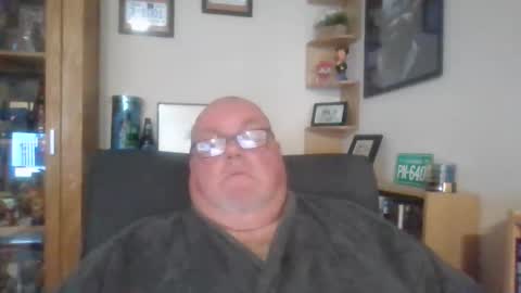 Snapshot of jerseyhammer01 chatting on 11/26/25, 08:26 Harry online show from 11/26/25, 08:26