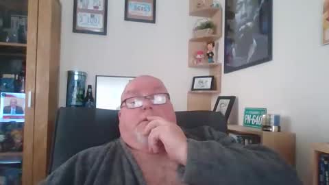 Snapshot of jerseyhammer01 chatting on 12/15/25, 10:19 Harry online show from 12/15/25, 10:19