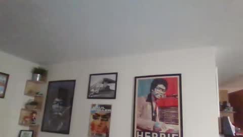 Snapshot of jerseyhammer01 chatting on 12/17/25, 12:27 Harry online show from 12/17/25, 12:27