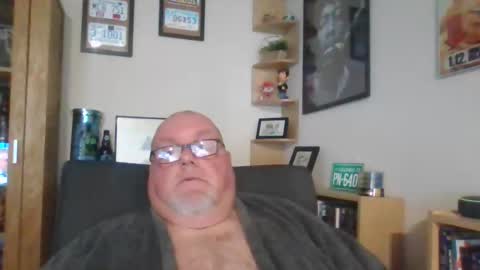 Snapshot of jerseyhammer01 chatting on 12/18/25, 08:53 Harry online show from 12/18/25, 08:53