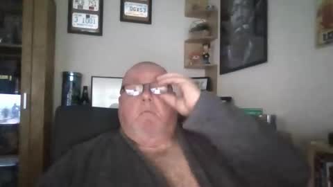 Snapshot of jerseyhammer01 chatting on 12/22/25, 10:56 Harry online show from 12/22/25, 10:56