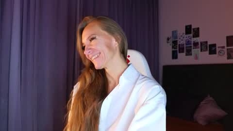 jesica_moon_peachy online show from 09/18/25, 01:40