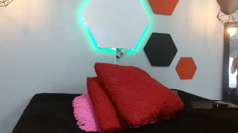 Snapshot of jesiclark chatting on 01/11/25, 03:02 sofi online show from 01/11/25, 03:02