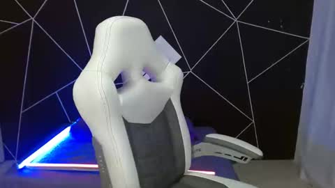 Snapshot of jesiclark chatting on 01/12/25, 07:00 sofi online show from 01/12/25, 07:00