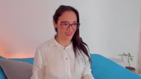Snapshot of jess1ca_herrera chatting on 05/25/26, 09:43 jessica herreraToday I will be your devil and you my victim online show from 05/25/26, 09:43