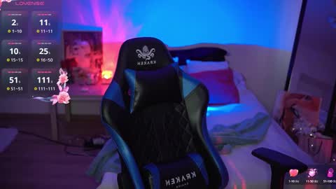 Snapshot of jessa__smith chatting on 02/12/25, 01:48 hello my name is Hanna online show from 02/12/25, 01:48