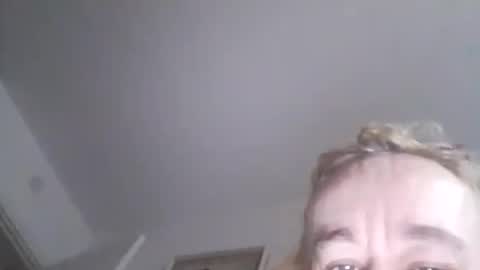 Snapshot of jessandsilverfox61 chatting on 10/31/25, 03:35 jessandsilverfox61 online show from 10/31/25, 03:35