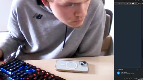 jesseknijpstra0 online show from 11/10/25, 09:41