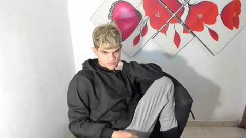 Snapshot of jesshot_bigcock chatting on 01/13/26, 05:13 jesshot_bigcock online show from 01/13/26, 05:13