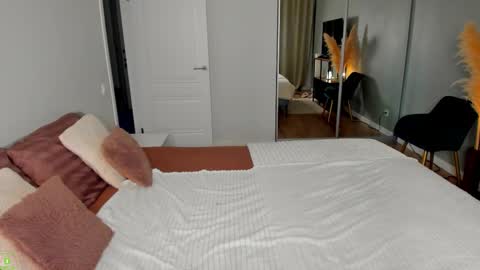 Jessica online show from 11/25/25, 07:19