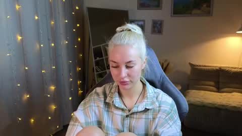 Jessy online show from 12/20/24, 06:13