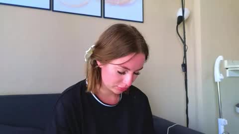 Jessy online show from 11/30/25, 07:23