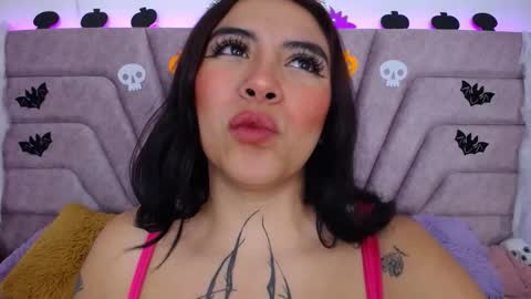 Jessica Kraft online show from 10/30/25, 01:18