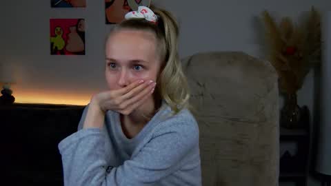 Jessica online show from 10/12/25, 10:42