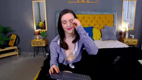 Jessica White online show from 05/18/26, 04:18