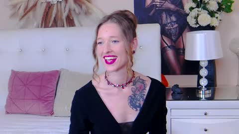Snapshot of jessicagibson chatting on 12/19/24, 03:41 Jessica online show from 12/19/24, 03:41