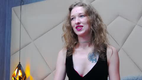 Snapshot of jessicagibson chatting on 02/02/25, 04:00 Jessica online show from 02/02/25, 04:00