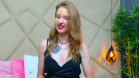 Snapshot of jessicagibson chatting on 06/18/26, 06:56 Jessica online show from 06/18/26, 06:56