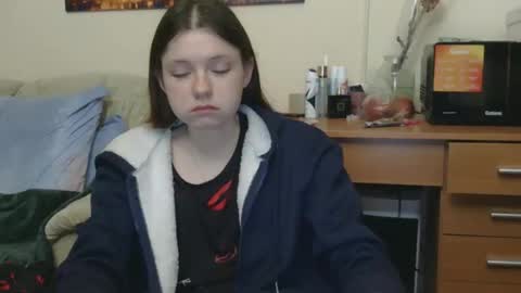 Snapshot of jessicaholland1 chatting on 05/16/26, 06:39 jessicaholland1 online show from 05/16/26, 06:39