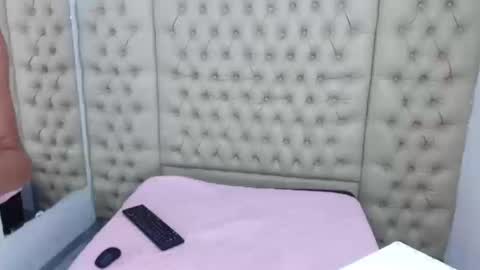 Jessica online show from 09/19/25, 08:31