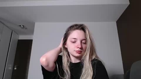 Snapshot of jessicahwinters chatting on 06/18/26, 11:42 Jessica online show from 06/18/26, 11:42