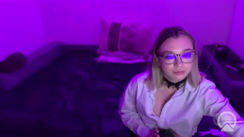 Snapshot of jessicanight_ chatting on 04/25/26, 03:20 Jessica and Mark online show from 04/25/26, 03:20