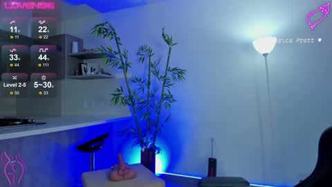 Snapshot of jessicapratt chatting on 12/17/24, 09:38 Jessica Pratt IG jessicaxpratt online show from 12/17/24, 09:38